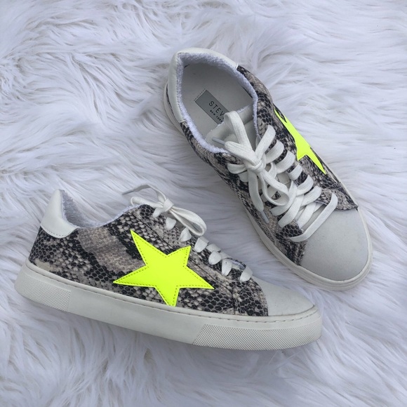 Steve Madden Reeves Neon Star Snake Print Sneakers Size 8 - Picture 1 of 9